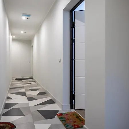 Apartment Navigli - Center Modern Suite, Fast Wi-fi & Tram *