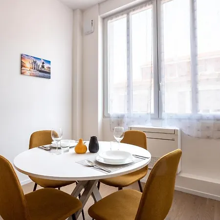 公寓 Navigli - Center Modern Suite, Fast Wi-fi & Tram