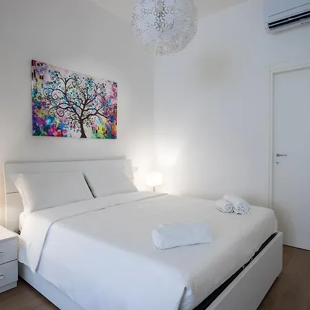 Navigli - Center Modern Suite, Fast Wi-fi & Tram * Milan