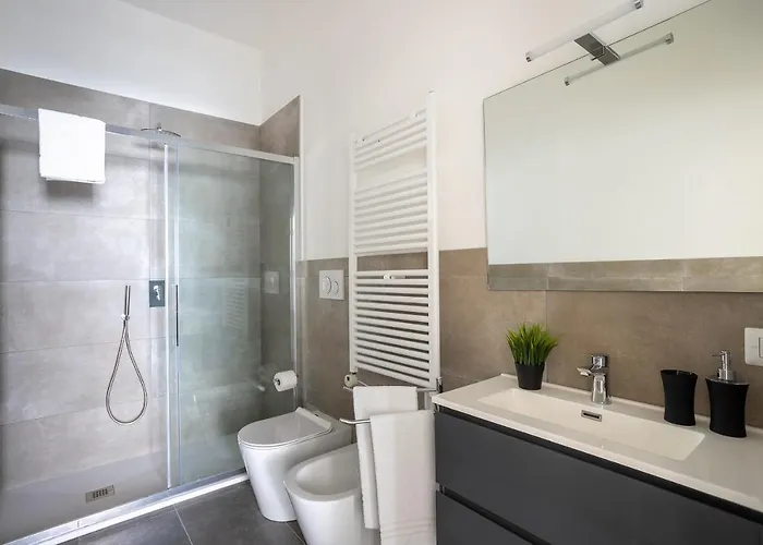Navigli - Center Modern Suite, Fast Wi-fi & Tram Apartmán *