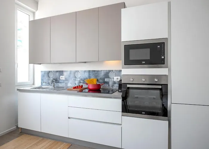 Navigli - Center Modern Suite, Fast Wi-fi & Tram Apartmán *